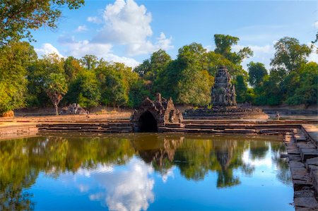 simsearch:400-06391595,k - Spa du roi Neak Poan temple au Cambodge Photographie de stock - Aubaine LD & Abonnement, Code: 400-06389885