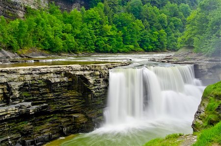 This waterfalls is located in Letchworth State Park in Upstate New York Stock Photo - Budget Royalty-Free & Subscription, Code: 400-06383950