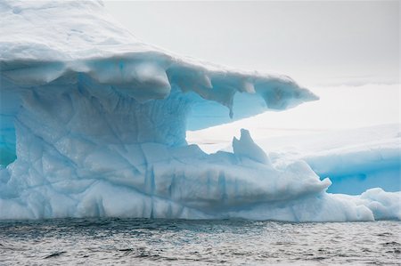 This shot was made during expedition to Antarctica in January 2012. Foto de stock - Super Valor sin royalties y Suscripción, Código: 400-06394710