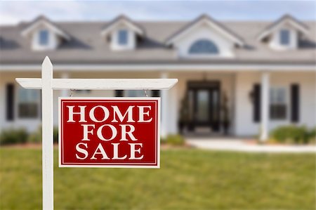 simsearch:400-05121616,k - Home For Sale Real Estate Sign in Front of Beautiful New House. Stock Photo - Budget Royalty-Free & Subscription, Code: 400-06394971