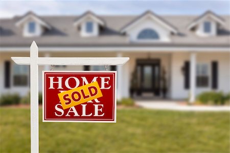 simsearch:400-05121616,k - Sold Home For Sale Sign in Front of Beautiful New House. Stock Photo - Budget Royalty-Free & Subscription, Code: 400-06394972