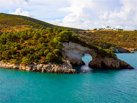 beatiful panoramic view of the coast of Gargano Apulia Italy Foto de stock - Royalty-Free Super Valor e Assinatura, Número: 400-06396265