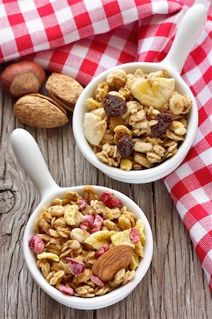 simsearch:400-04891088,k - Healthy granola cereal with nuts and berries. Stock Photo - Budget Royalty-Free & Subscription, Code: 400-06396472