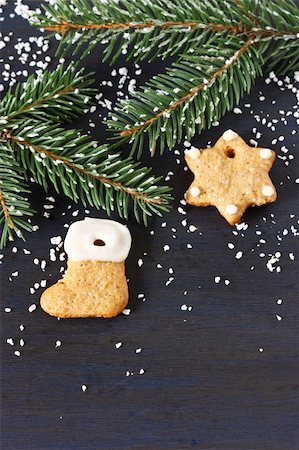 simsearch:400-05746007,k - Christmas gingerbread cookies and spruce branch with snow. Stock Photo - Budget Royalty-Free & Subscription, Code: 400-06396793