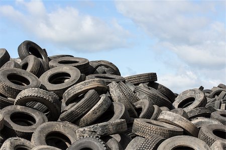 simsearch:400-04779873,k - Heap of old Tires  in recycling plant in Thailand Foto de stock - Super Valor sin royalties y Suscripción, Código: 400-06397322