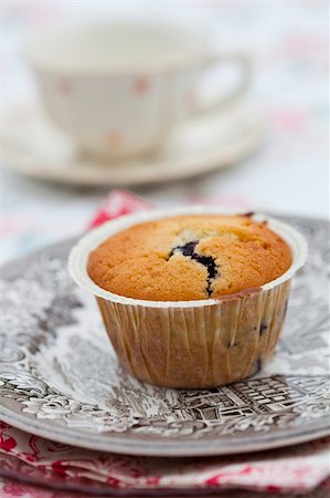 simsearch:400-07034479,k - Close-up of delicious home-made blueberry muffin on a plate Stock Photo - Budget Royalty-Free & Subscription, Code: 400-06390636