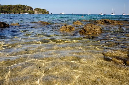 A beautiful scenic view on the adriatic coast  near Rovinji (Croatia) Foto de stock - Super Valor sin royalties y Suscripción, Código: 400-06390654