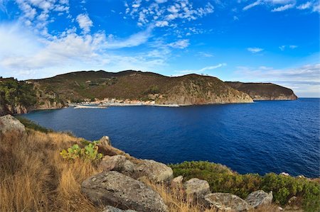 elba - Île de port de Capraia, archipel toscan, Italie. Photographie de stock - Aubaine LD & Abonnement, Code: 400-06391453