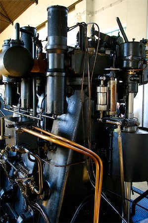 Big diesel engine water pump from 1930 Fotografie stock - Microstock e Abbonamento, Codice: 400-06391550