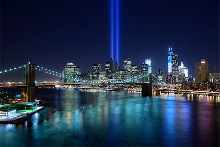 The Tribute in Light is a remembrance of the victims of the September 11, 2001 attacks in New York City. Foto de stock - Royalty-Free Super Valor e Assinatura, Número: 400-06391622