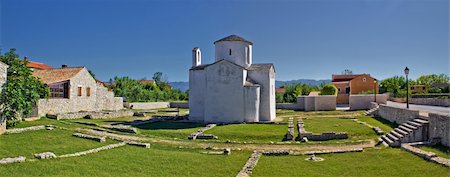 simsearch:400-06919640,k - Historic site - Town of Nin cathedral, Dalmatia, Croatia Foto de stock - Royalty-Free Super Valor e Assinatura, Número: 400-06392333