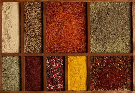 simsearch:400-06559340,k - Spicy Spices in Wooden Box as Background close up Stock Photo - Budget Royalty-Free & Subscription, Code: 400-06392754