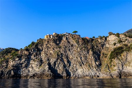 simsearch:400-07208859,k - Traditional Village of Corniglia on Top of the Hill in Cinque Terre, Italy Foto de stock - Royalty-Free Super Valor e Assinatura, Número: 400-06392938
