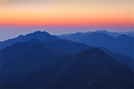 porojnicu (artist) - before sunrise in Fagaras Mountains, Southern Carpathians, Romania Foto de stock - Super Valor sin royalties y Suscripción, Código: 400-06393040