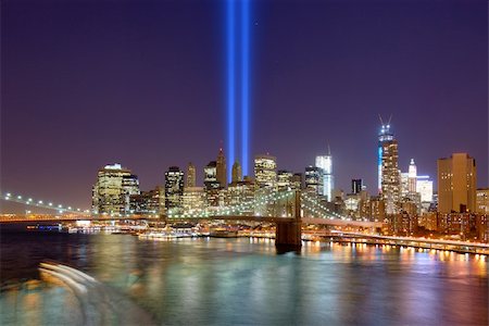 Tribute in Light in Downtown New York City in remembrance of the 9/11 attack. Foto de stock - Royalty-Free Super Valor e Assinatura, Número: 400-06393488