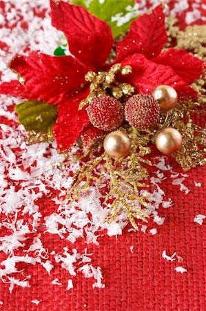 simsearch:400-07824858,k - Red christmas decoration with flowers and snow. Stock Photo - Budget Royalty-Free & Subscription, Code: 400-06393758