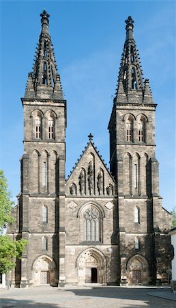 prager schloss - Vysehrad, Prague, République tchèque - façade de l'église capitulaire de Saint Pierre et Paul Photographie de stock - Aubaine LD & Abonnement, Code: 400-06393807