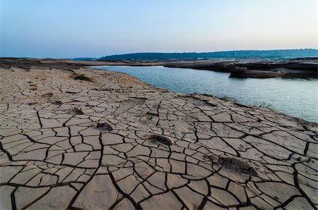 simsearch:400-06417037,k - sol fissuré et pond, à Sampanbok, dans le fleuve Mékong, Ubon Ratchathani. Grand canyon en Thaïlande Photographie de stock - Aubaine LD & Abonnement, Code: 400-06415702