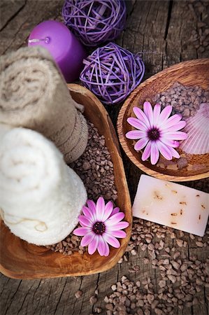 simsearch:400-05902613,k - Spa and wellness setting with natural soap, candles and towel. Violet dayspa nature set dayspa nature set Foto de stock - Royalty-Free Super Valor e Assinatura, Número: 400-06418652