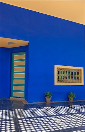 simsearch:851-02962748,k - maison de façade de couleur vive au Maroc. Marrakech Photographie de stock - Aubaine LD & Abonnement, Code: 400-06424074