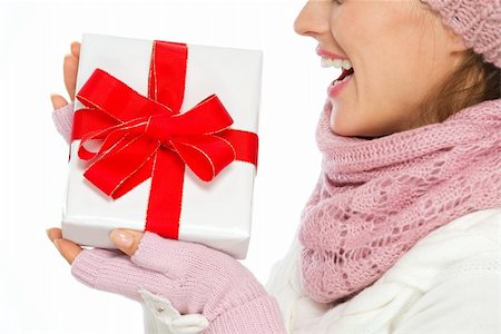 simsearch:400-06462603,k - Closeup on Christmas present box in hand of woman in winter clothing Stock Photo - Budget Royalty-Free & Subscription, Code: 400-06425845