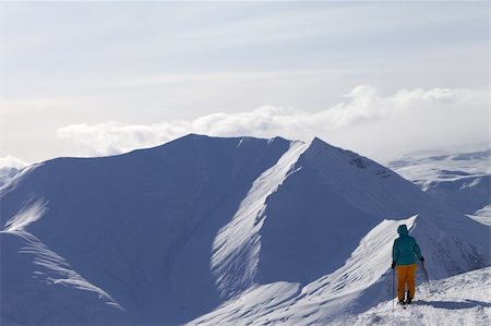 simsearch:400-08780271,k - Skieur au sommet de la montagne. Montagnes du Caucase, la Géorgie, de ski de Goudauri. Photographie de stock - Aubaine LD & Abonnement, Code: 400-06428255