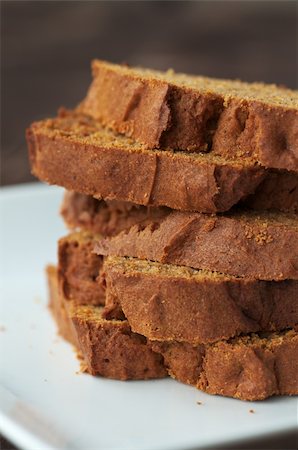 simsearch:400-04145790,k - Fresh homemade baked Autumn pumpkin quick bread Stock Photo - Budget Royalty-Free & Subscription, Code: 400-06429994