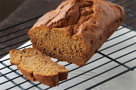 simsearch:400-04145790,k - Fresh homemade baked Autumn pumpkin quick bread Stock Photo - Budget Royalty-Free & Subscription, Code: 400-06429997