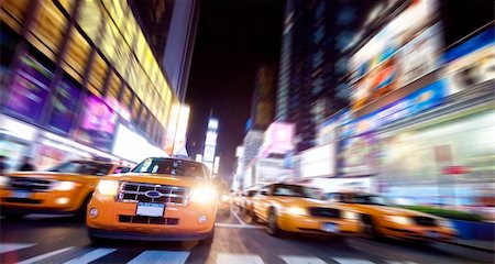 Time Square full of Taxi Cabs in the night Foto de stock - Super Valor sin royalties y Suscripción, Código: 400-06421664