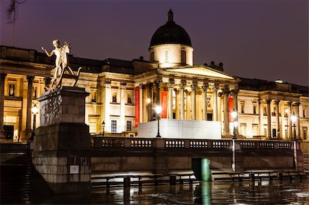 simsearch:400-07896956,k - National Gallery and Trafalgar Square in the Night, London, United Kingdom Stock Photo - Budget Royalty-Free & Subscription, Code: 400-06422103