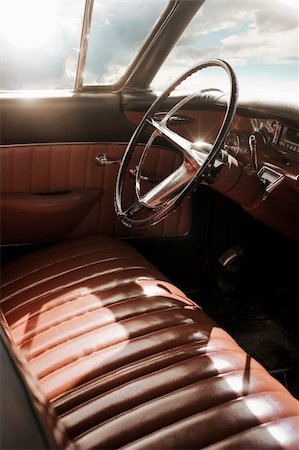Interior of a 1950s vintage classic car. Foto de stock - Super Valor sin royalties y Suscripción, Código: 400-06422980