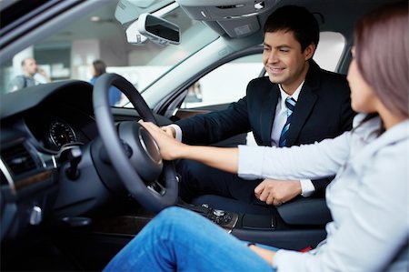 simsearch:400-06415929,k - Seller and buyer at the wheel Stockbilder - Microstock & Abonnement, Bildnummer: 400-06456399