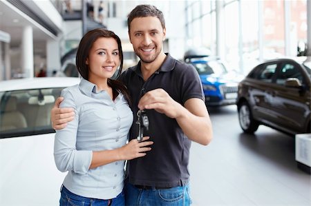 simsearch:400-06415929,k - Young couple with car keys Stockbilder - Microstock & Abonnement, Bildnummer: 400-06456402