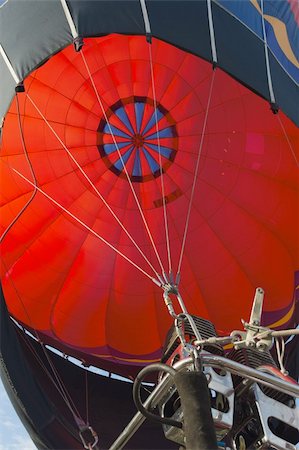 simsearch:6118-07808977,k - hot-air balloon gathering in the valley of the temples at Paestum Foto de stock - Super Valor sin royalties y Suscripción, Código: 400-06457021