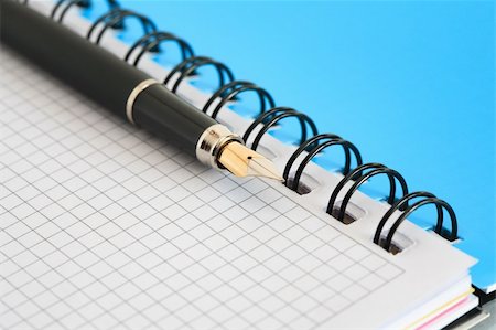 Closeup of blank open spiral notebook and fountain pen. Good background Foto de stock - Royalty-Free Super Valor e Assinatura, Número: 400-06457820