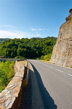 simsearch:400-07256495,k - Modern Highway in the French Alps Foto de stock - Super Valor sin royalties y Suscripción, Código: 400-06459557