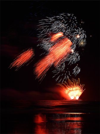 simsearch:400-05701009,k - 4th of July Independance Day Fireworks Atlantic City Photographie de stock - Aubaine LD & Abonnement, Code: 400-06477769