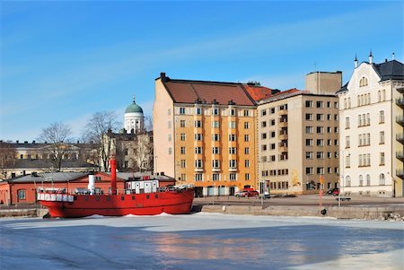 Nice cozy area  of Helsinki in  a cold winter sunny day Photographie de stock - Aubaine LD & Abonnement, Code: 400-06478518