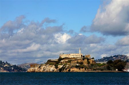 famous people in california - Alcatraz island in San Francisco bay, California with former prison ruins Stock Photo - Budget Royalty-Free & Subscription, Code: 400-06479624