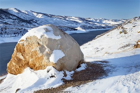 sandstone boulder and Horsetooth Reservoir near Fort Collins, Colorado, winter scenery Photographie de stock - Aubaine LD & Abonnement, Code: 400-06484531