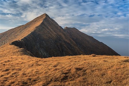 simsearch:400-07302061,k - Landscape in Charpathian Mountains of Moldoveanu, the highest summits of Romania (Moldoveanu 2544 m) Foto de stock - Royalty-Free Super Valor e Assinatura, Número: 400-06481800