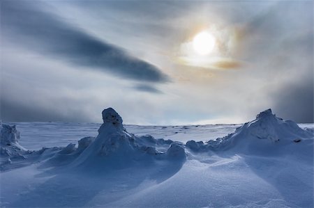 porojnicu (artist) - a snowstorm with a beautiful sunrise. The Ciucas Mountains, Romania Stock Photo - Budget Royalty-Free & Subscription, Code: 400-06481802