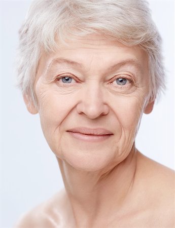 senior and spa - Elderly woman on a white background Foto de stock - Super Valor sin royalties y Suscripción, Código: 400-06482469