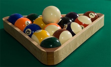 simsearch:400-09064481,k - billiard balls on a green table cloth Stockbilder - Microstock & Abonnement, Bildnummer: 400-06483084