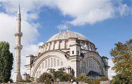 simsearch:700-05609524,k - Nuruosmaniye Camii, mosque in Istanbul, Turkey. Photographie de stock - Aubaine LD & Abonnement, Code: 400-06525738