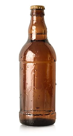 simsearch:400-05260769,k - Beer in a brown bottle isolated on a white background Foto de stock - Royalty-Free Super Valor e Assinatura, Número: 400-06526090