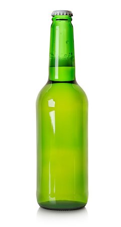 simsearch:400-05260769,k - Beer in a green bottle isolated on a white background Foto de stock - Royalty-Free Super Valor e Assinatura, Número: 400-06526091
