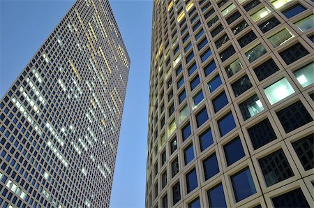 View on a skyscraper in Tel Aviv. Foto de stock - Royalty-Free Super Valor e Assinatura, Número: 400-06526777