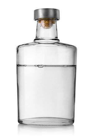 Bottle of vodka isolated on a white background. Clipping Path Photographie de stock - Aubaine LD & Abonnement, Code: 400-06529978