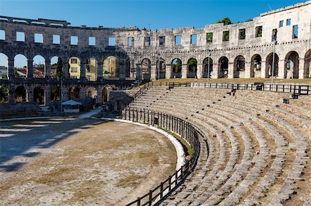 simsearch:400-04572284,k - Ancient Roman Amphitheater in Pula, Istria, Croatia Stock Photo - Budget Royalty-Free & Subscription, Code: 400-06520123